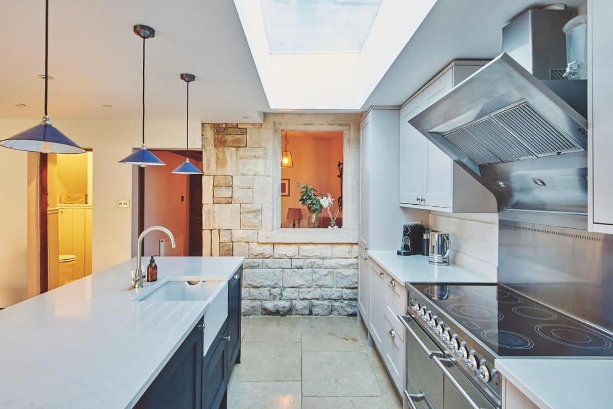 Large Stylish Luxury Cotswold Cottage - Ideal For Families, W/ Ev Charging Andoversford Extérieur photo