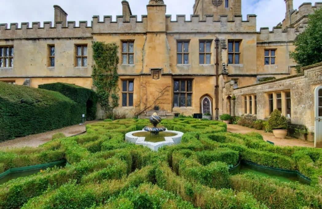 Large Stylish Luxury Cotswold Cottage - Ideal For Families, W/ Ev Charging Andoversford Extérieur photo