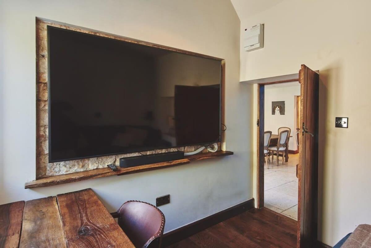 Large Stylish Luxury Cotswold Cottage - Ideal For Families, W/ Ev Charging Andoversford Extérieur photo