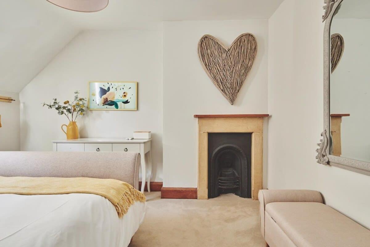 Large Stylish Luxury Cotswold Cottage - Ideal For Families, W/ Ev Charging Andoversford Extérieur photo