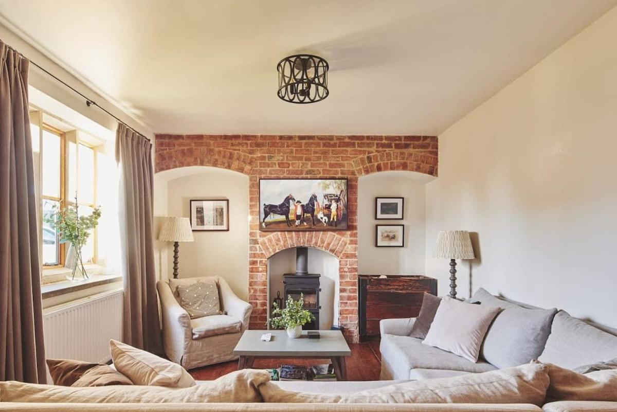 Large Stylish Luxury Cotswold Cottage - Ideal For Families, W/ Ev Charging Andoversford Extérieur photo